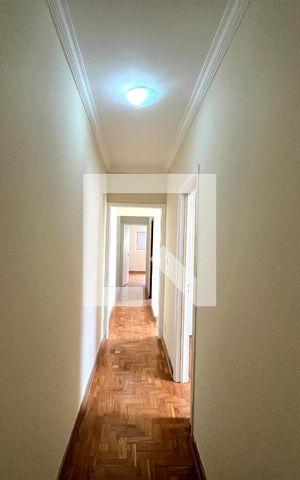 Casa à venda com 200m², 5 quartos e 3 vagas Casa à venda com 200m², 5 quartos e 3 vagasCorredor