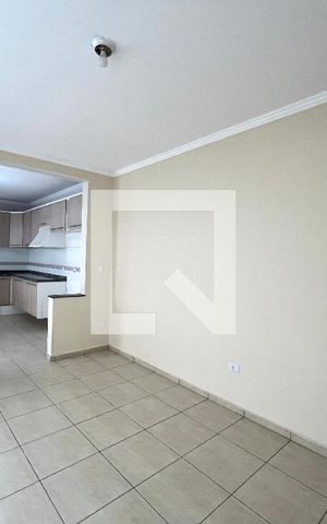 Casa à venda com 200m², 5 quartos e 3 vagas Casa à venda com 200m², 5 quartos e 3 vagasCopa