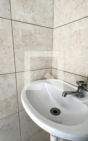Casa à venda com 200m², 5 quartos e 3 vagas Casa à venda com 200m², 5 quartos e 3 vagasBanheiro de serviço