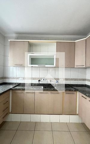 Casa à venda com 200m², 5 quartos e 3 vagas Casa à venda com 200m², 5 quartos e 3 vagasCozinha