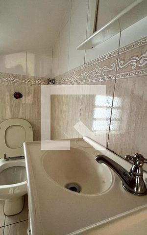 Casa à venda com 200m², 5 quartos e 3 vagas Casa à venda com 200m², 5 quartos e 3 vagasLavabo