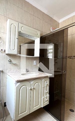 Casa à venda com 200m², 5 quartos e 3 vagas Casa à venda com 200m², 5 quartos e 3 vagasBanheiro da Suíte