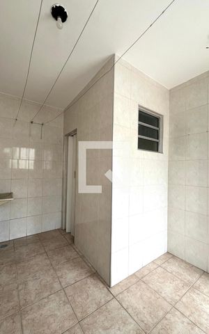 Casa à venda com 200m², 5 quartos e 3 vagas Casa à venda com 200m², 5 quartos e 3 vagasÁrea de Serviço