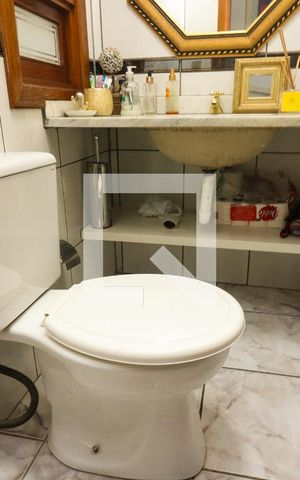 Casa à venda com 300m², 3 quartos e 4 vagas Casa à venda com 300m², 3 quartos e 4 vagasLavabo
