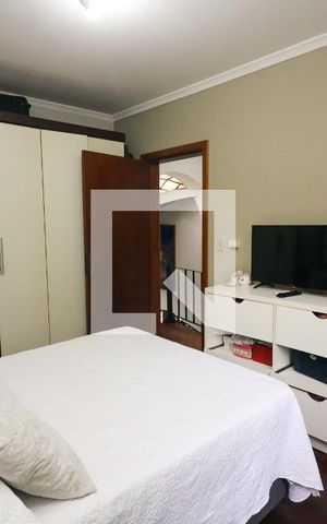 Casa à venda com 300m², 3 quartos e 4 vagas Casa à venda com 300m², 3 quartos e 4 vagasQuarto