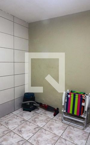 Casa à venda com 300m², 3 quartos e 4 vagas Casa à venda com 300m², 3 quartos e 4 vagasQuarto de Serviço