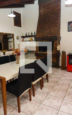 Casa à venda com 300m², 3 quartos e 4 vagas Casa à venda com 300m², 3 quartos e 4 vagasSala de Jantar