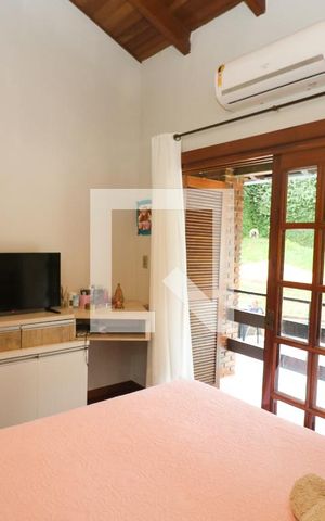 Casa à venda com 300m², 3 quartos e 4 vagas Casa à venda com 300m², 3 quartos e 4 vagasSuíte 2