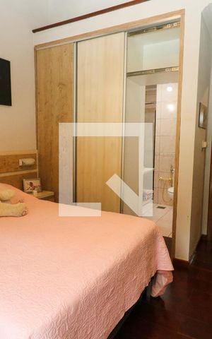 Casa à venda com 300m², 3 quartos e 4 vagas Casa à venda com 300m², 3 quartos e 4 vagasSuíte 2