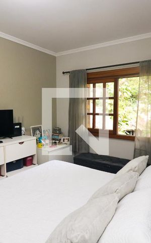 Casa à venda com 300m², 3 quartos e 4 vagas Casa à venda com 300m², 3 quartos e 4 vagasQuarto