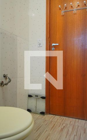 Apartamento à venda com 76m², 2 quartos e 1 vagaBanheiro Corredor