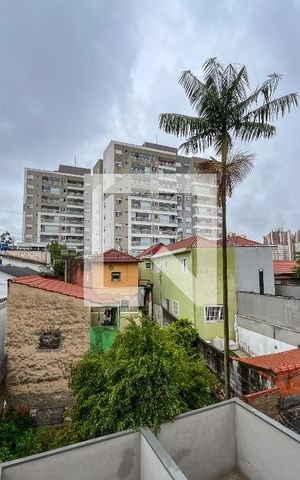 Casa à venda com 127m², 2 quartos e 3 vagas Casa à venda com 127m², 2 quartos e 3 vagasVista da suíte 2