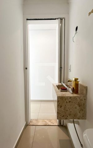 Casa à venda com 127m², 2 quartos e 3 vagas Casa à venda com 127m², 2 quartos e 3 vagasLavabo