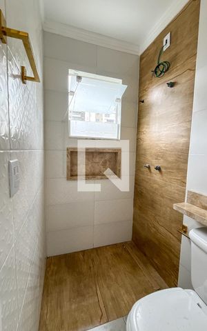 Casa à venda com 127m², 2 quartos e 3 vagas Casa à venda com 127m², 2 quartos e 3 vagasBanheiro da Suíte 2