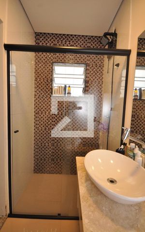 Casa à venda com 300m², 7 quartos e 4 vagasBanheiro do Quarto 2 Suíte