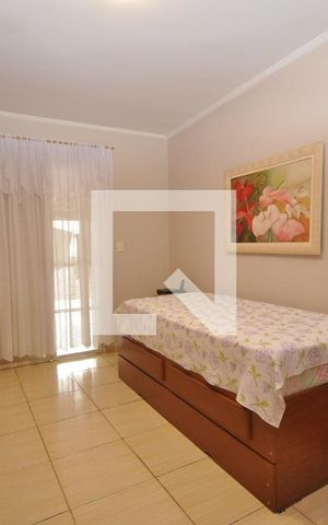 Casa à venda com 300m², 7 quartos e 4 vagasQuarto 4