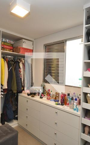 Casa à venda com 300m², 7 quartos e 4 vagasQuarto 2 Suite