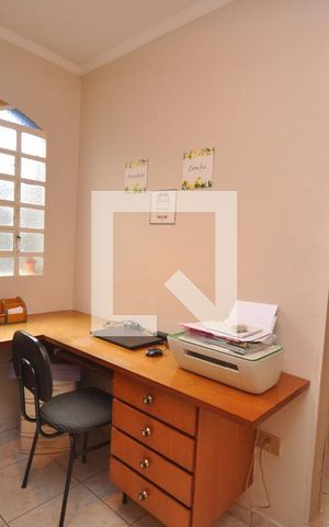 Casa à venda com 300m², 7 quartos e 4 vagasEscritório