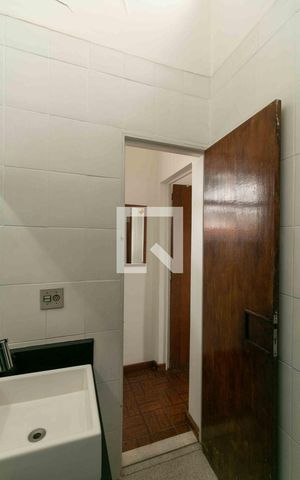 Casa à venda com 80m², 2 quartos e 1 vaga Casa à venda com 80m², 2 quartos e 1 vagaBanheiro