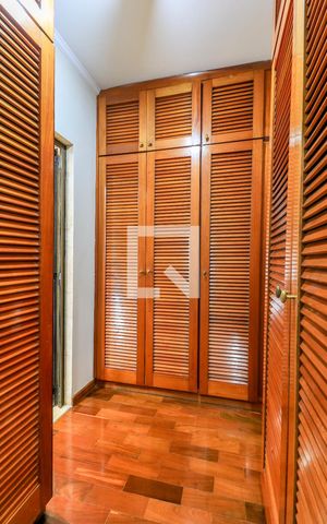 Apartamento à venda com 353m², 5 quartos e 5 vagasCloset da Suíte 1