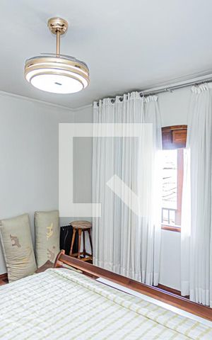 Casa para alugar com 280m², 3 quartos e 2 vagas Casa para alugar com 280m², 3 quartos e 2 vagasSuíte