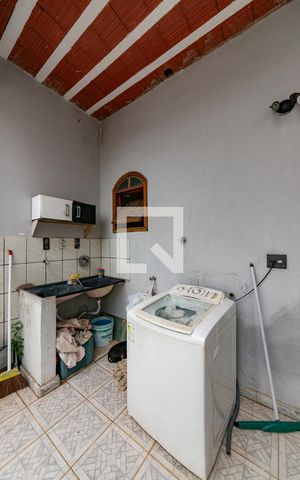 Casa à venda com 360m², 4 quartos e 4 vagas Casa à venda com 360m², 4 quartos e 4 vagasÁrea de Serviço