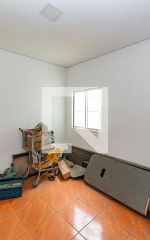 Casa à venda com 360m², 4 quartos e 4 vagas Casa à venda com 360m², 4 quartos e 4 vagasQuarto Casa 2