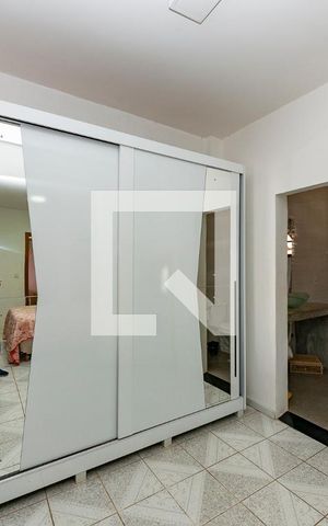 Casa à venda com 360m², 4 quartos e 4 vagas Casa à venda com 360m², 4 quartos e 4 vagasSuíte