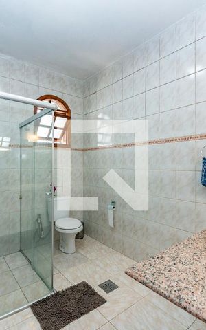 Casa à venda com 360m², 4 quartos e 4 vagas Casa à venda com 360m², 4 quartos e 4 vagasBanheiro Social