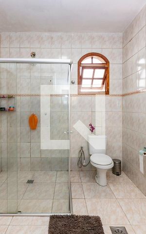 Casa à venda com 360m², 4 quartos e 4 vagas Casa à venda com 360m², 4 quartos e 4 vagasBanheiro Social