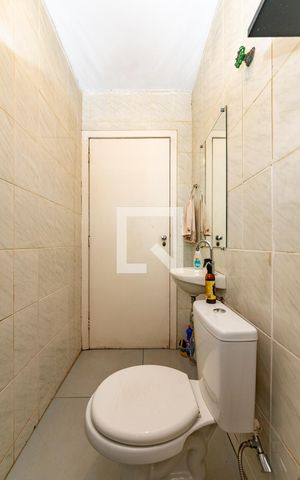 Casa à venda com 360m², 4 quartos e 4 vagas Casa à venda com 360m², 4 quartos e 4 vagasLavabo