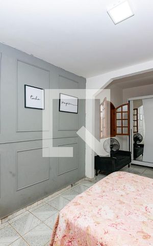 Casa à venda com 360m², 4 quartos e 4 vagas Casa à venda com 360m², 4 quartos e 4 vagasSuíte