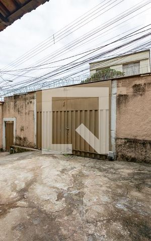 Casa à venda com 360m², 4 quartos e 4 vagas Casa à venda com 360m², 4 quartos e 4 vagasGaragem