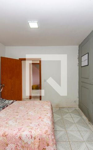 Casa à venda com 360m², 4 quartos e 4 vagas Casa à venda com 360m², 4 quartos e 4 vagasSuíte