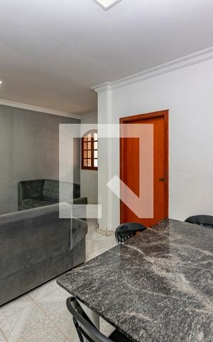 Casa à venda com 360m², 4 quartos e 4 vagas Casa à venda com 360m², 4 quartos e 4 vagasSala