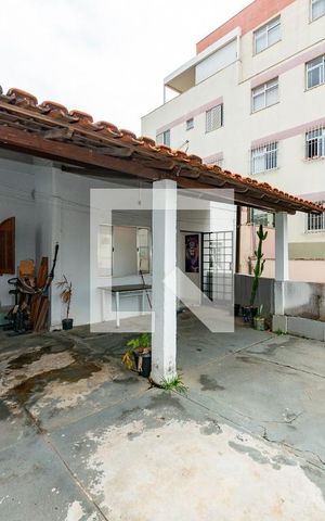 Casa à venda com 360m², 4 quartos e 4 vagas Casa à venda com 360m², 4 quartos e 4 vagasVaranda