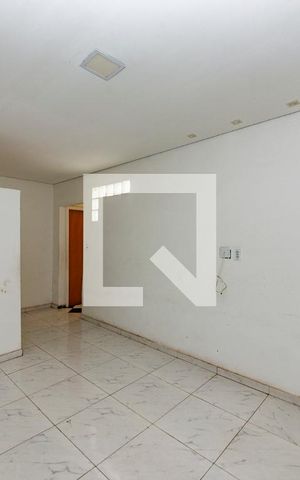 Casa à venda com 360m², 4 quartos e 4 vagas Casa à venda com 360m², 4 quartos e 4 vagasSala Casa 2