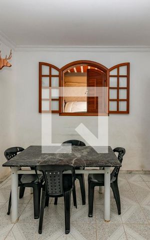 Casa à venda com 360m², 4 quartos e 4 vagas Casa à venda com 360m², 4 quartos e 4 vagasSala
