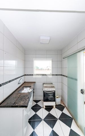 Casa à venda com 360m², 4 quartos e 4 vagas Casa à venda com 360m², 4 quartos e 4 vagasCozinha Casa 2