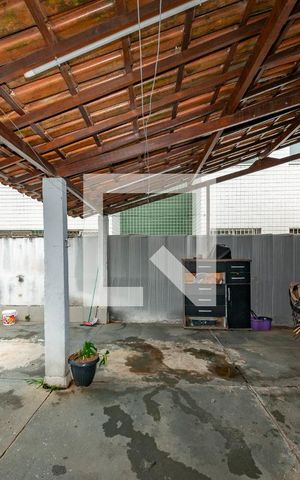 Casa à venda com 360m², 4 quartos e 4 vagas Casa à venda com 360m², 4 quartos e 4 vagasVaranda