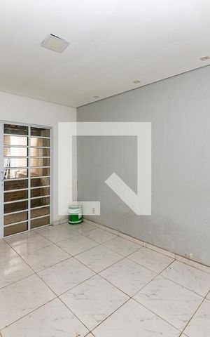 Casa à venda com 360m², 4 quartos e 4 vagas Casa à venda com 360m², 4 quartos e 4 vagasSala Casa 2