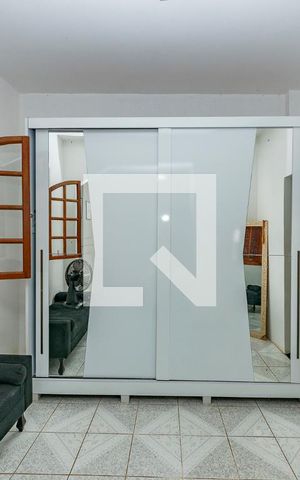 Casa à venda com 360m², 4 quartos e 4 vagas Casa à venda com 360m², 4 quartos e 4 vagasSuíte