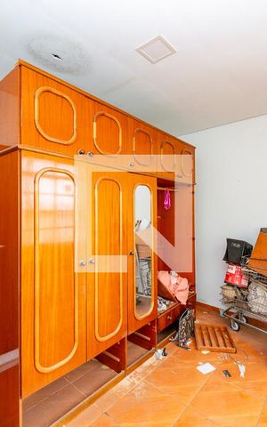 Casa à venda com 360m², 4 quartos e 4 vagas Casa à venda com 360m², 4 quartos e 4 vagasQuarto Casa 2
