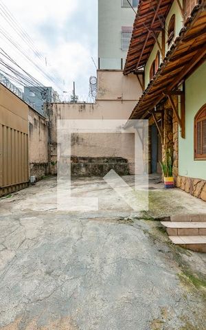 Casa à venda com 360m², 4 quartos e 4 vagas Casa à venda com 360m², 4 quartos e 4 vagasGaragem