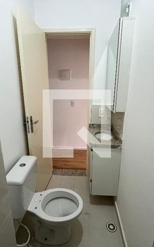 Casa de condomínio para alugar com 68m², 2 quartos e 1 vaga Casa de condomínio para alugar com 68m², 2 quartos e 1 vagaBanheiro