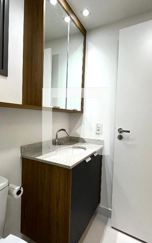 Apartamento para alugar com 29m², 1 quarto e sem vaga Apartamento para alugar com 29m², 1 quarto e sem vagaBanheiro da Suíte