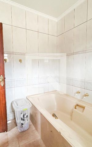 Casa à venda com 300m², 5 quartos e 4 vagas Casa à venda com 300m², 5 quartos e 4 vagasBanheiro da Suíte 1