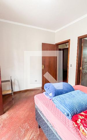 Casa à venda com 300m², 5 quartos e 4 vagas Casa à venda com 300m², 5 quartos e 4 vagasSuíte 2