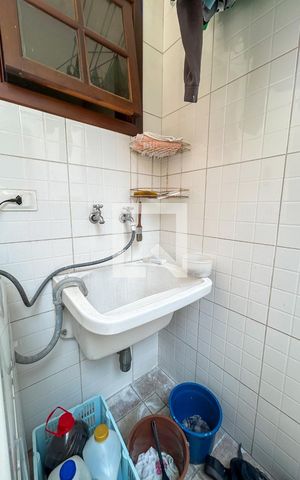 Casa à venda com 300m², 5 quartos e 4 vagas Casa à venda com 300m², 5 quartos e 4 vagasÁrea de Serviço