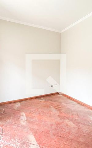 Casa à venda com 300m², 5 quartos e 4 vagas Casa à venda com 300m², 5 quartos e 4 vagasQuarto 2